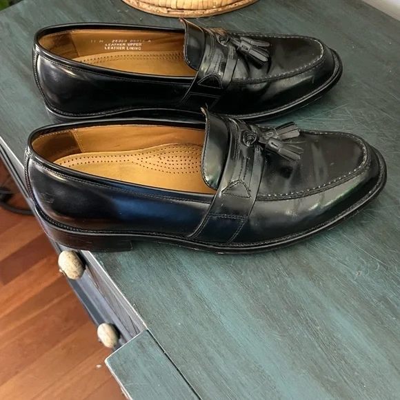 Bostonian Florentine men's black leather kiltie tassel loafer
Men’s 11 - Picture 3 of 7